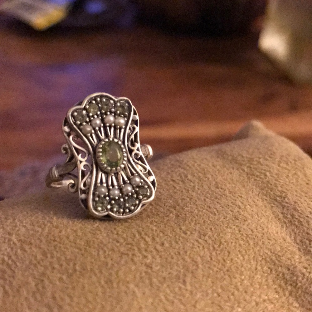 New Peridot and pearl sterling silver ring